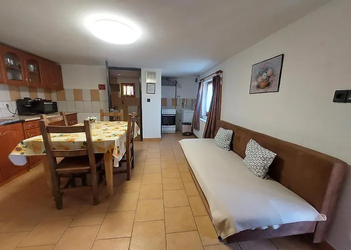 Orban Apartman 酒店